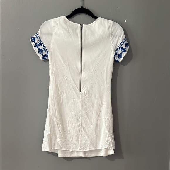 Lush White and Blue Fitted Embellished Blouse - Picture 3 of 3